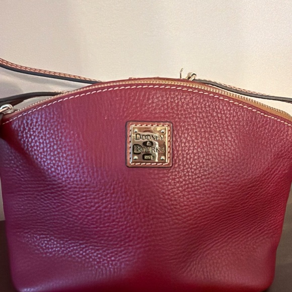 Dooney and Bourke Red Pebbles Leather Crossbody Bag Purse - Picture 2 of 7